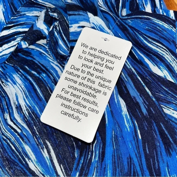 Roaman’s NWT plus sized button down abstract print long shirt - Picture 9 of 9